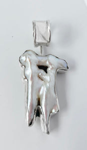 Freshwater Pearl in Sterling Silver Pendant